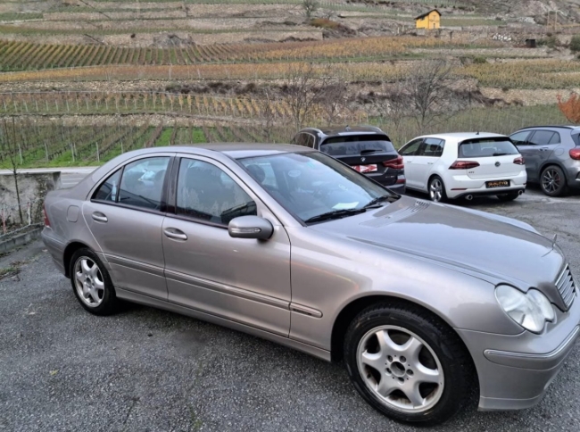 Mercedes-Benz C 240 4MATIC | Année 2003 | Essence | Automatique | 205’000 km | MFK 12/2025 | CHF 3’200