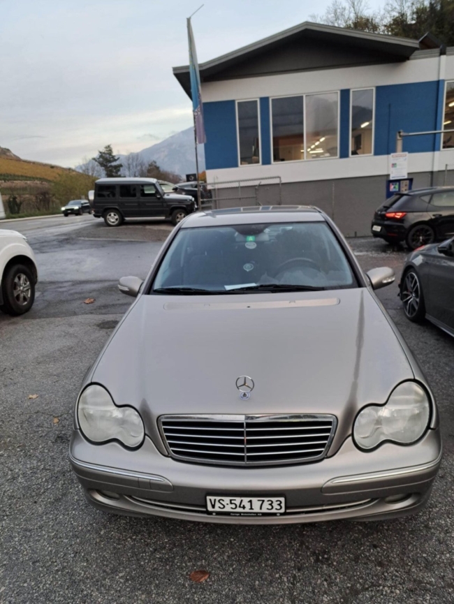 Mercedes-Benz C 240 4MATIC | Année 2003 | Essence | Automatique | 205’000 km | MFK 12/2025 | CHF 3’200