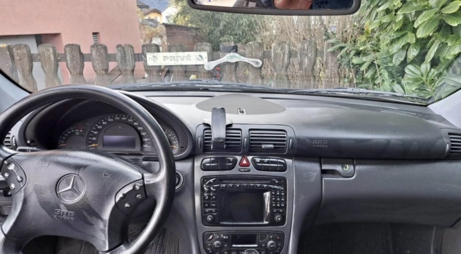 Mercedes-Benz C 240 4MATIC | Année 2003 | Essence | Automatique | 205’000 km | MFK 12/2025 | CHF 3’200
