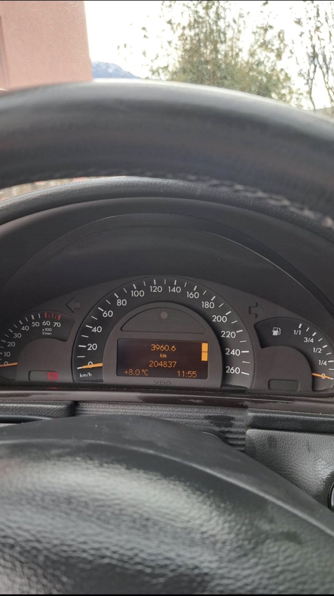 Mercedes-Benz C 240 4MATIC | Année 2003 | Essence | Automatique | 205’000 km | MFK 12/2025 | CHF 3’200
