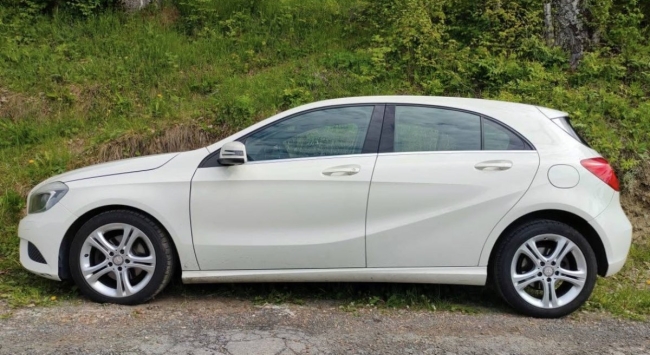 Mercedes a180 automatique 1.6 essence 2013 Automatique 198.000 km 6.750 CHF