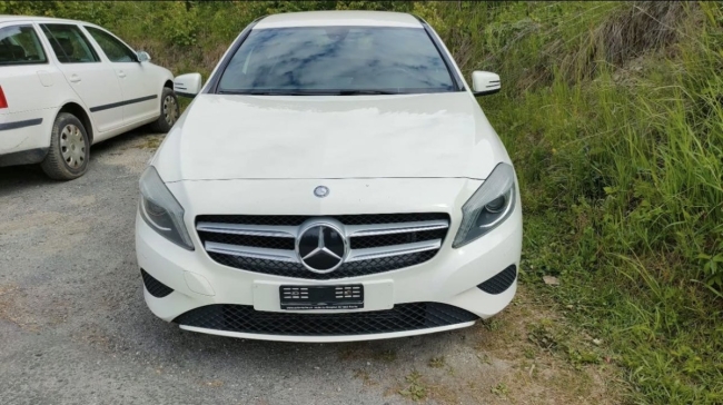 Mercedes a180 automatique 1.6 essence 2013 Automatique 198.000 km 6.750 CHF