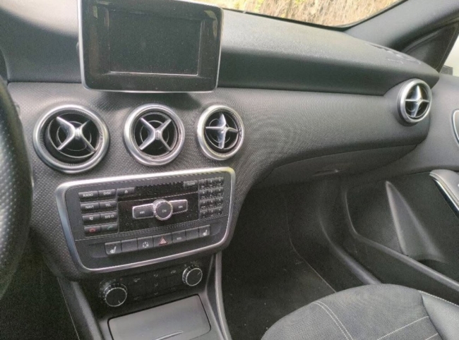Mercedes a180 automatique 1.6 essence 2013 Automatique 198.000 km 6.750 CHF